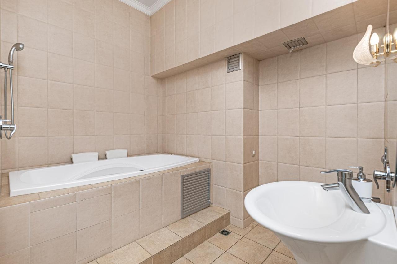 אודסה Grecheskaya Street Art Apartment מראה חיצוני תמונה