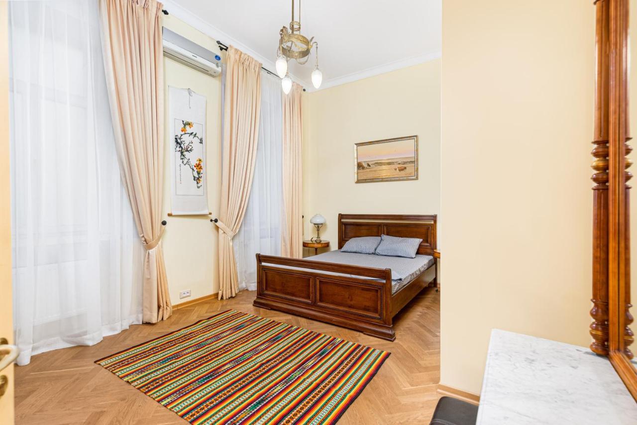 אודסה Grecheskaya Street Art Apartment מראה חיצוני תמונה